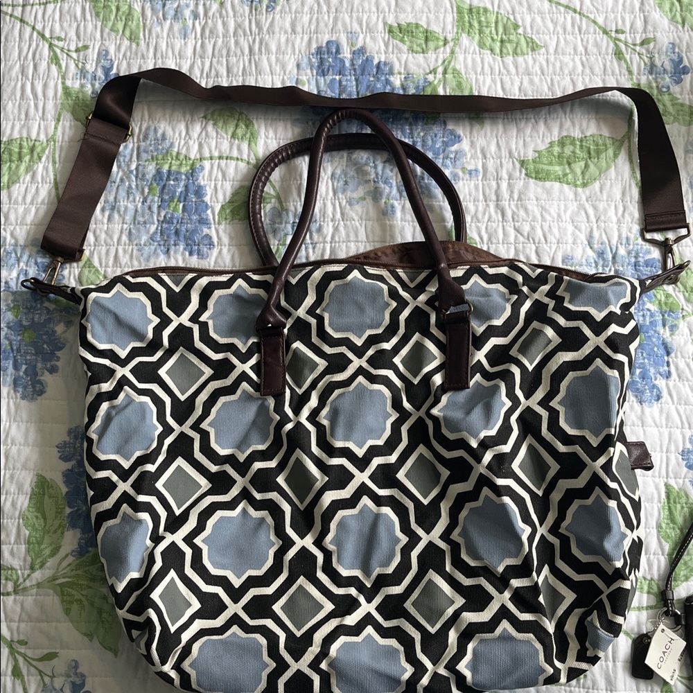 lulu dharma weekender tote